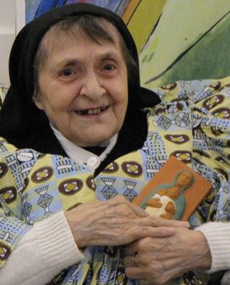 Sr Angèle à la fête de ses 100ans