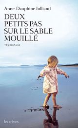 Deux petits pas sur le sable mouillé